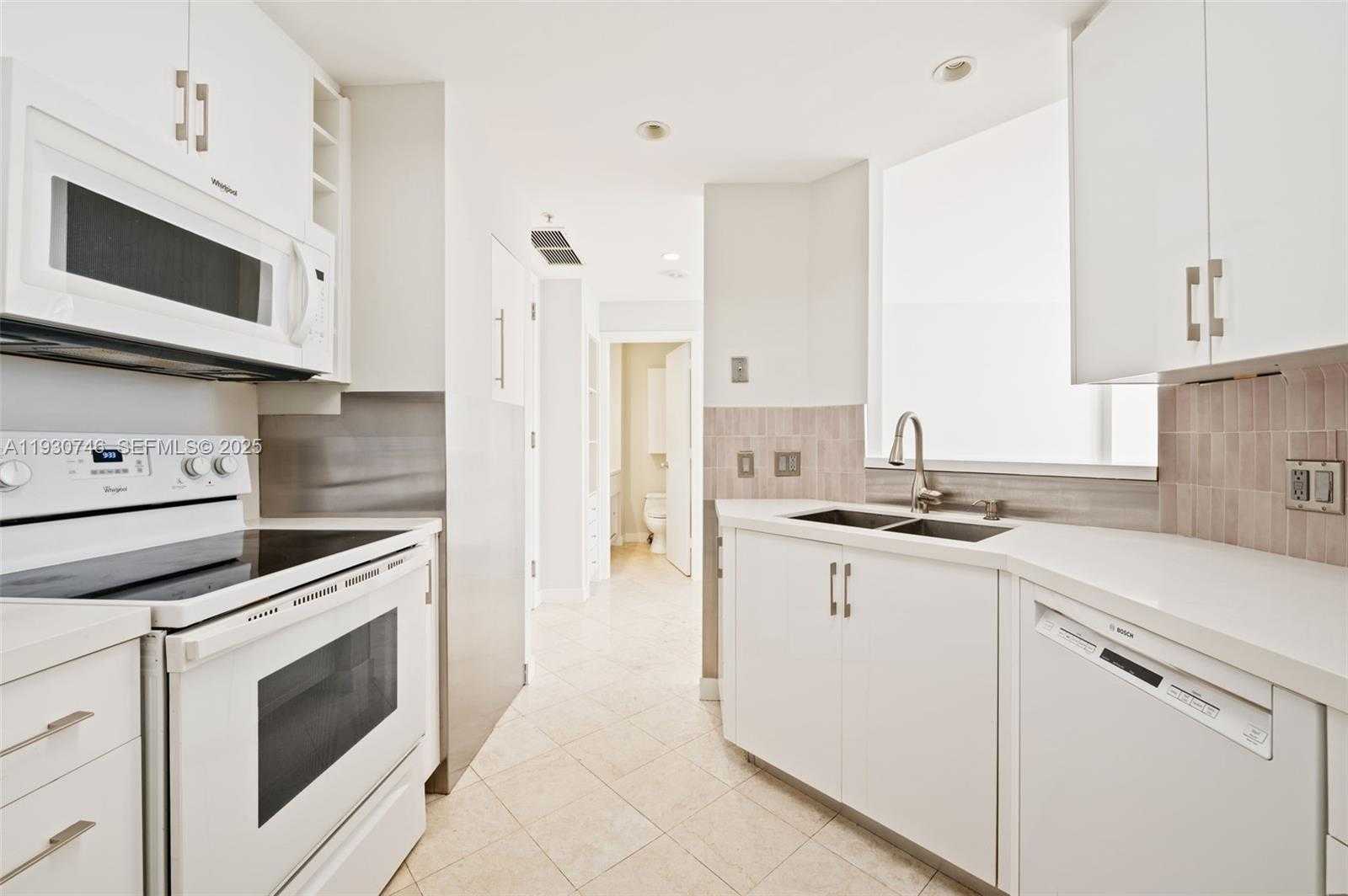Small Image of 888 BRICKELL KEY DR #601, Miami Number 11