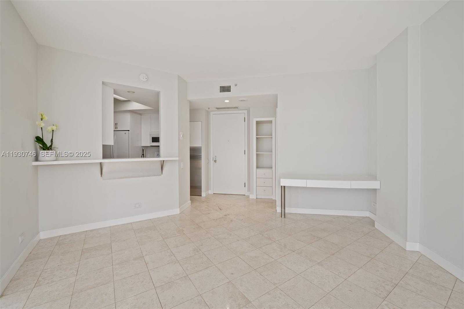 Small Image of 888 BRICKELL KEY DR #601, Miami Number 4