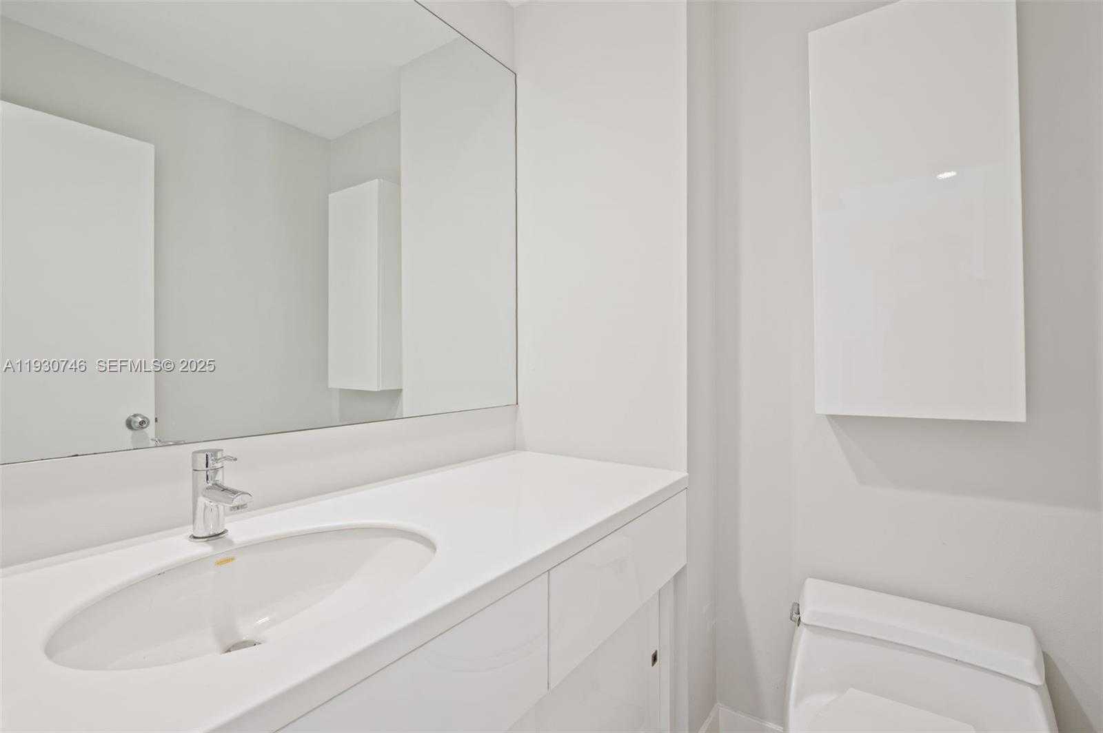 Small Image of 888 BRICKELL KEY DR #601, Miami Number 8