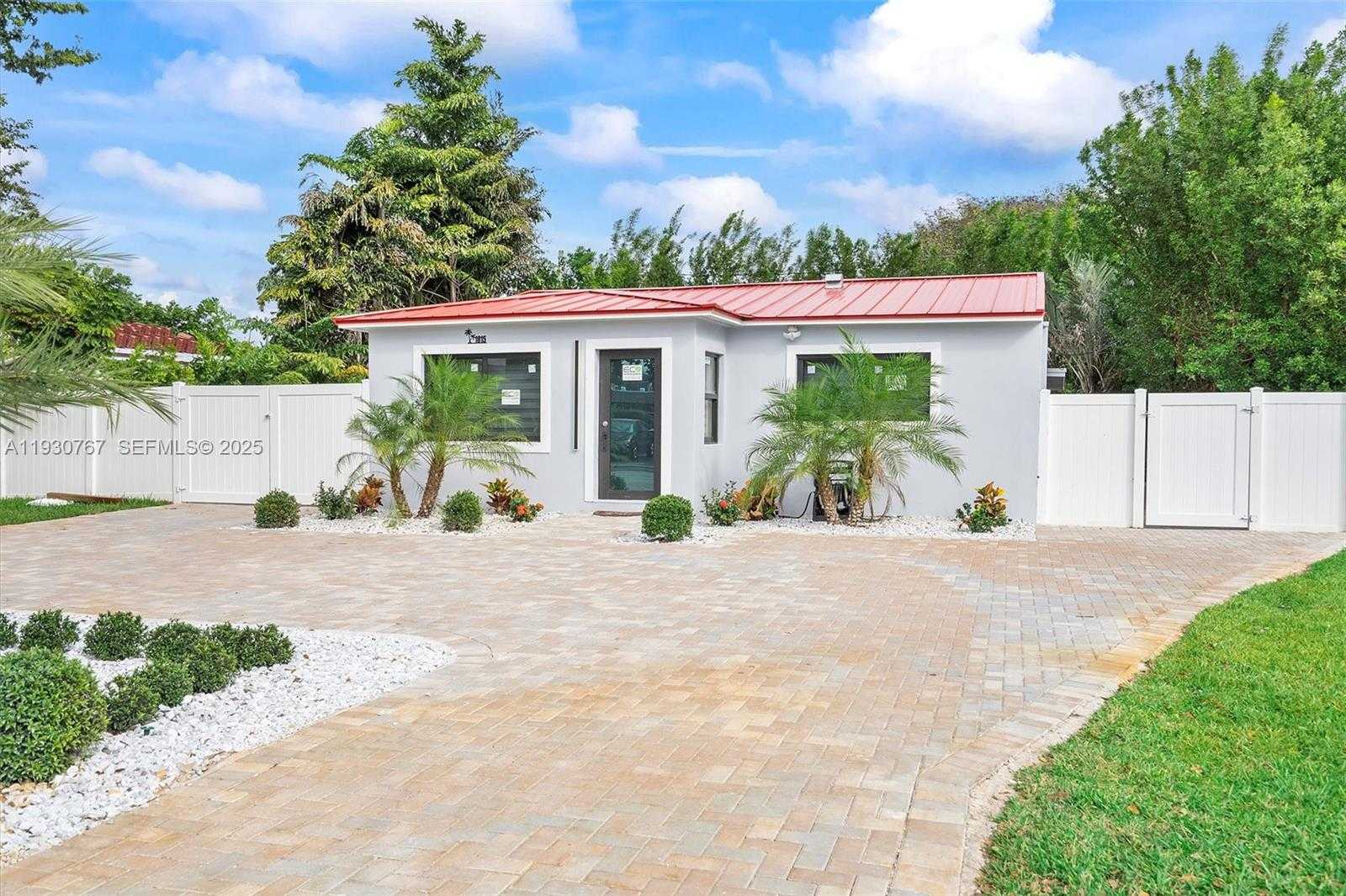 Small Image of 1815 NORTH 27TH AVE, Hollywood Number 3