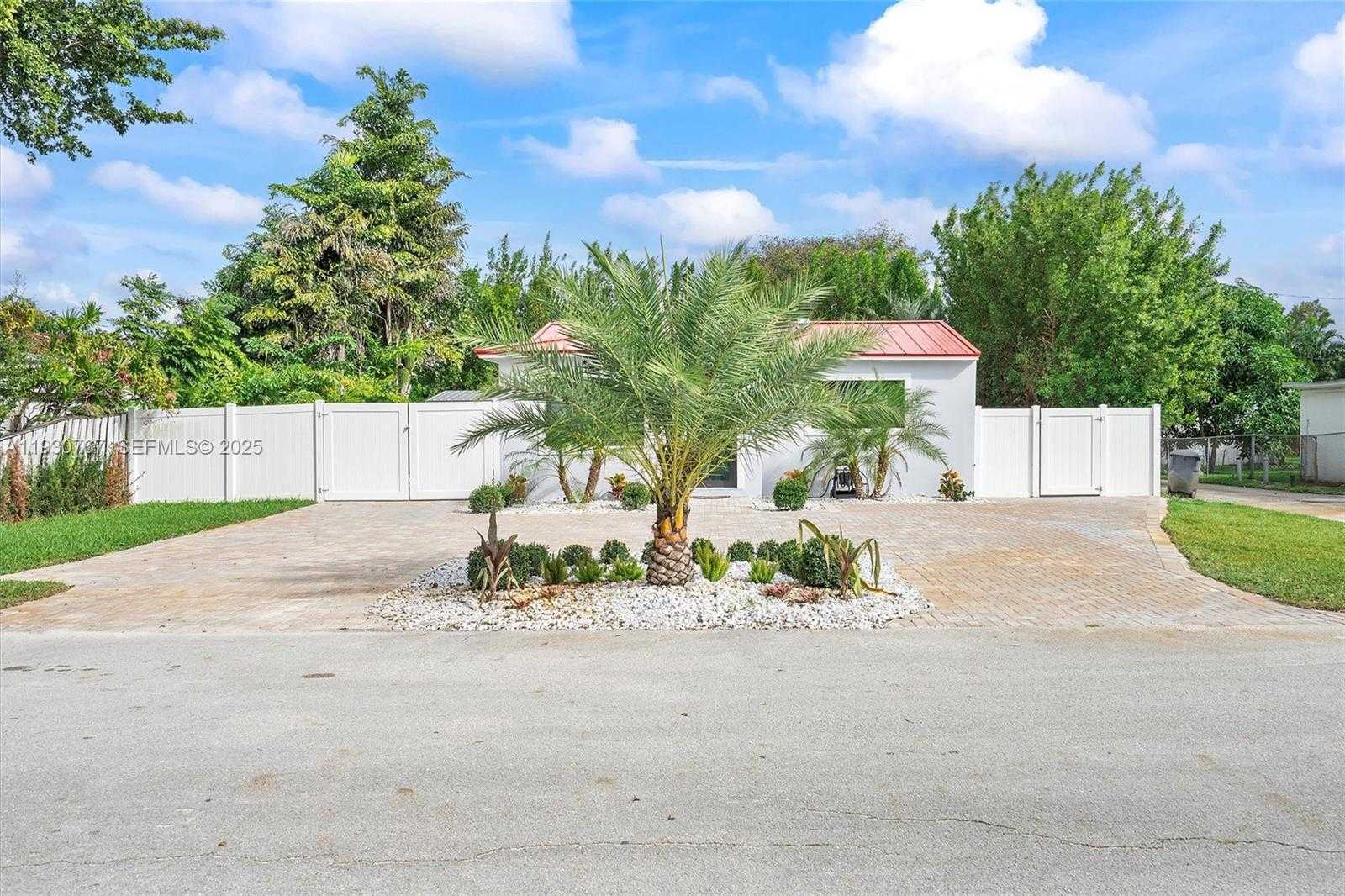 Small Image of 1815 NORTH 27TH AVE, Hollywood Number 7