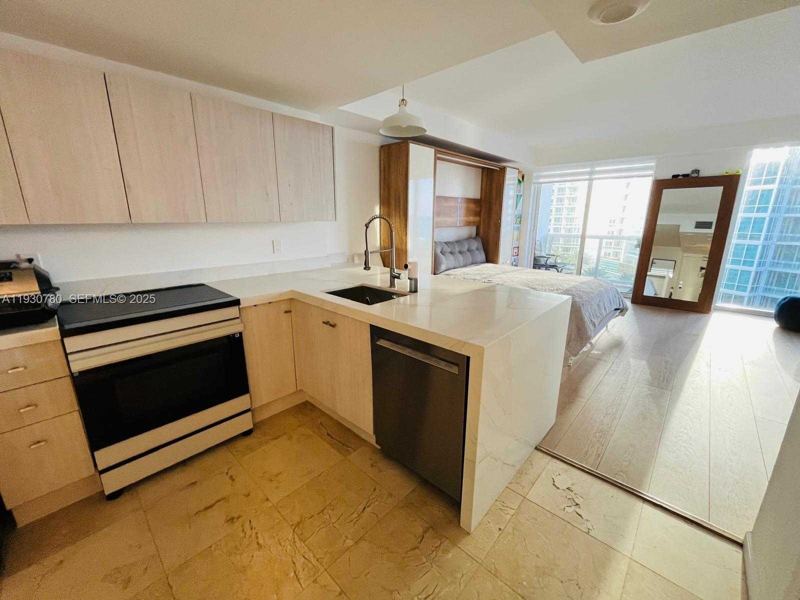 Small Image of 10275 COLLINS AVE #904, Bal Harbour Number 17