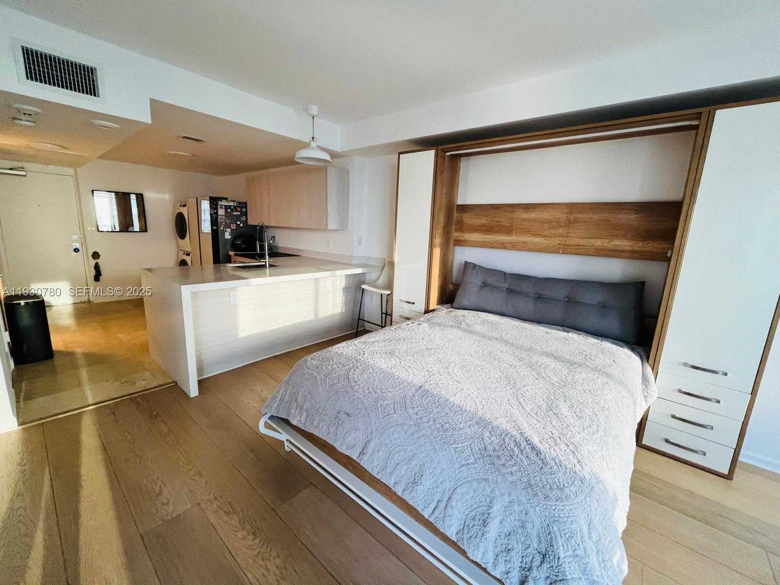 Small Image of 10275 COLLINS AVE #904, Bal Harbour Number 18