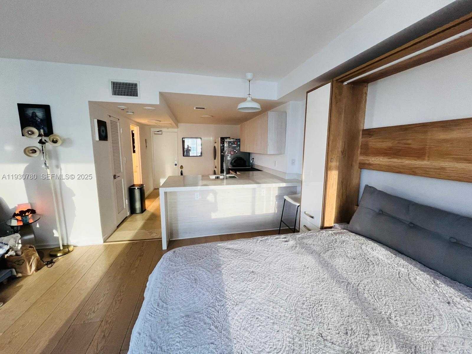 Small Image of 10275 COLLINS AVE #904, Bal Harbour Number 19