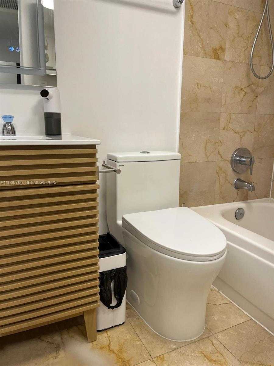 Small Image of 10275 COLLINS AVE #904, Bal Harbour Number 28