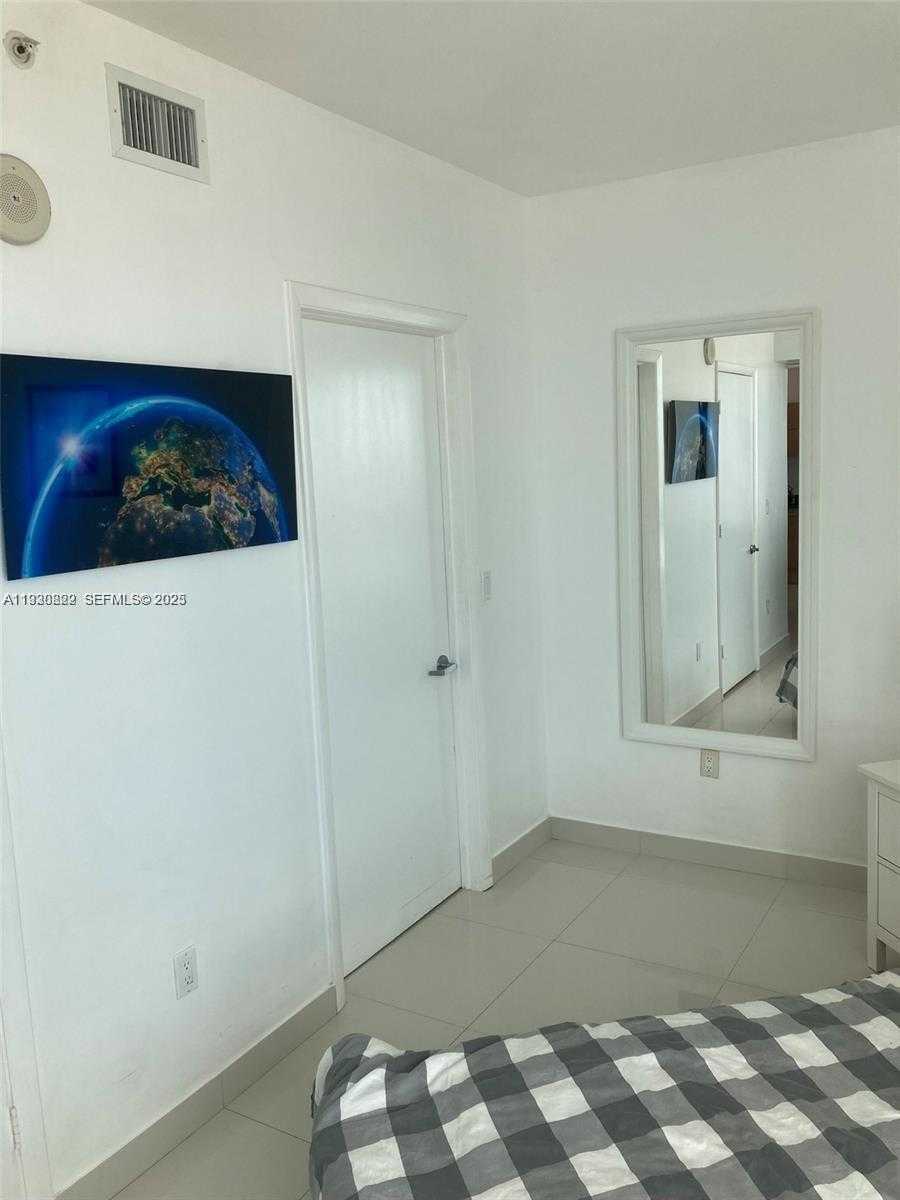 Small Image of 350 SOUTH MIAMI AVE #3907, Miami Number 18