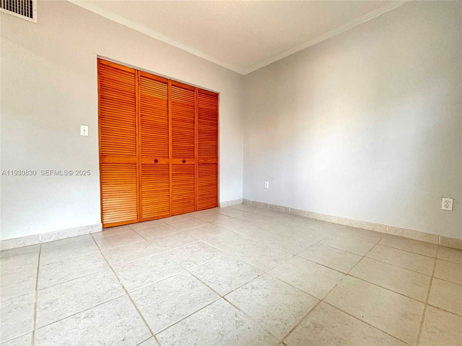 Small Image of 1654 SOUTH WEST 14TH TER #2, Miami Number 10