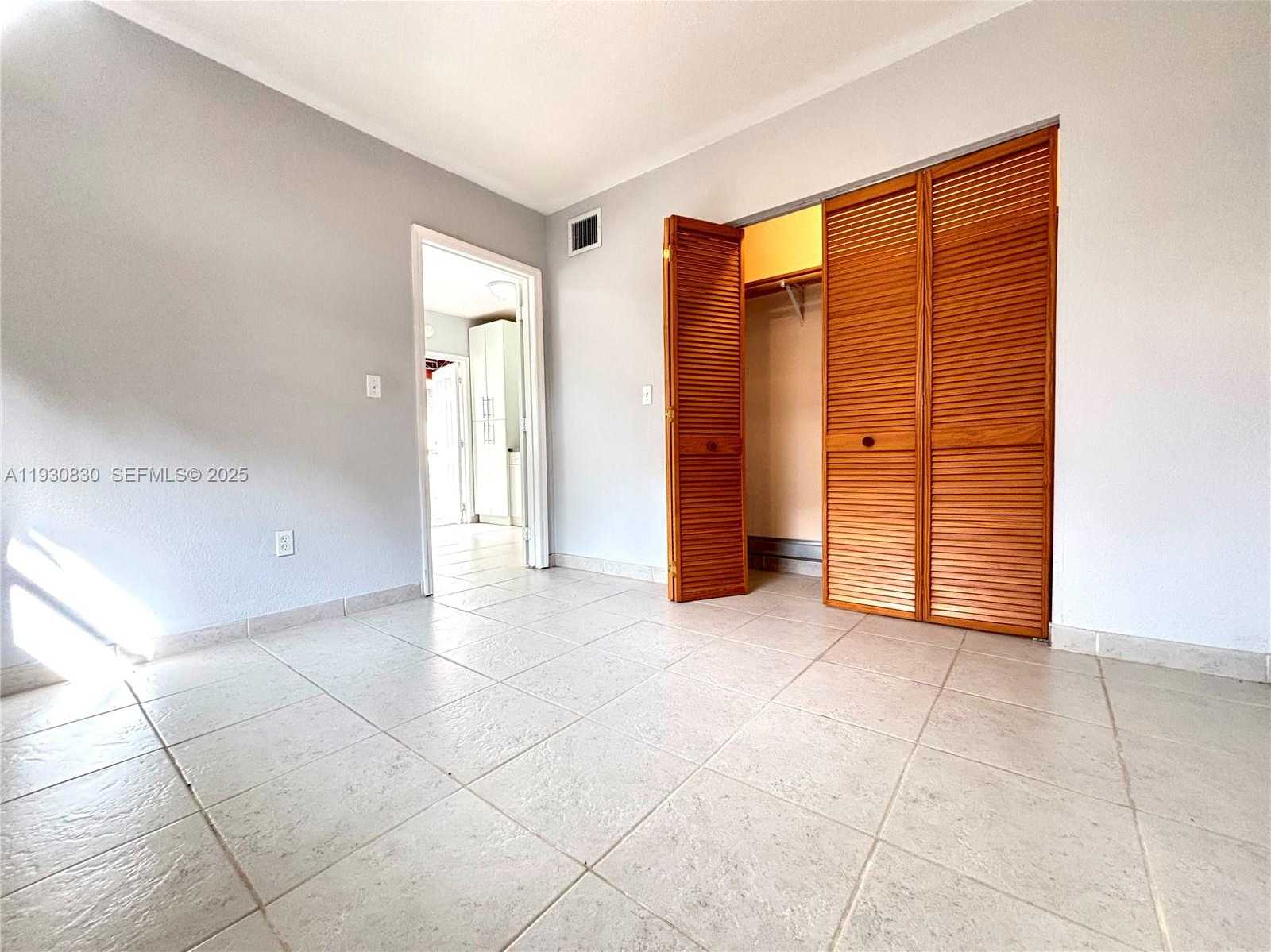 Small Image of 1654 SOUTH WEST 14TH TER #2, Miami Number 11