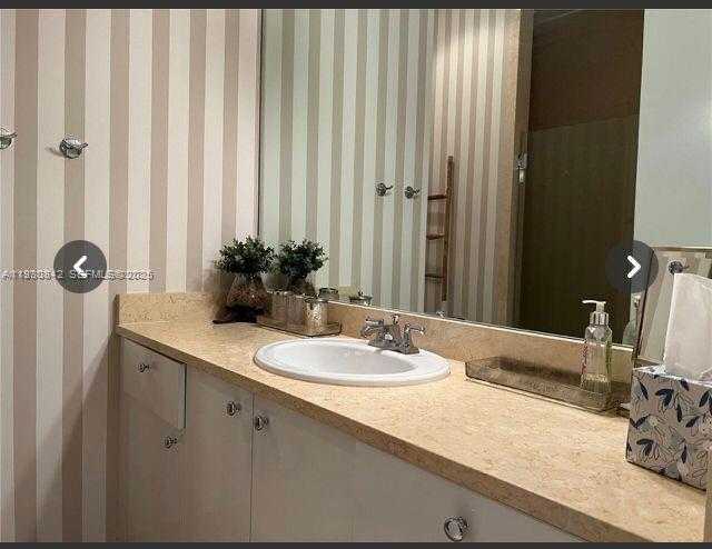 Imagen de Pequeño Objeto