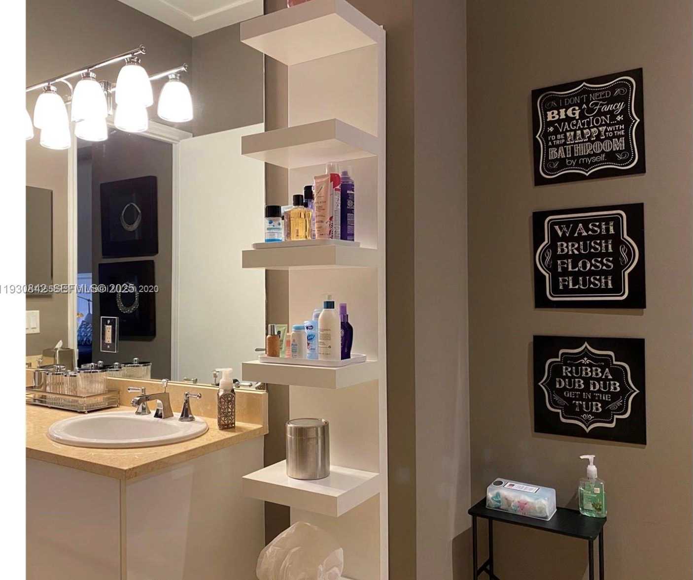 Imagen de Pequeño Objeto