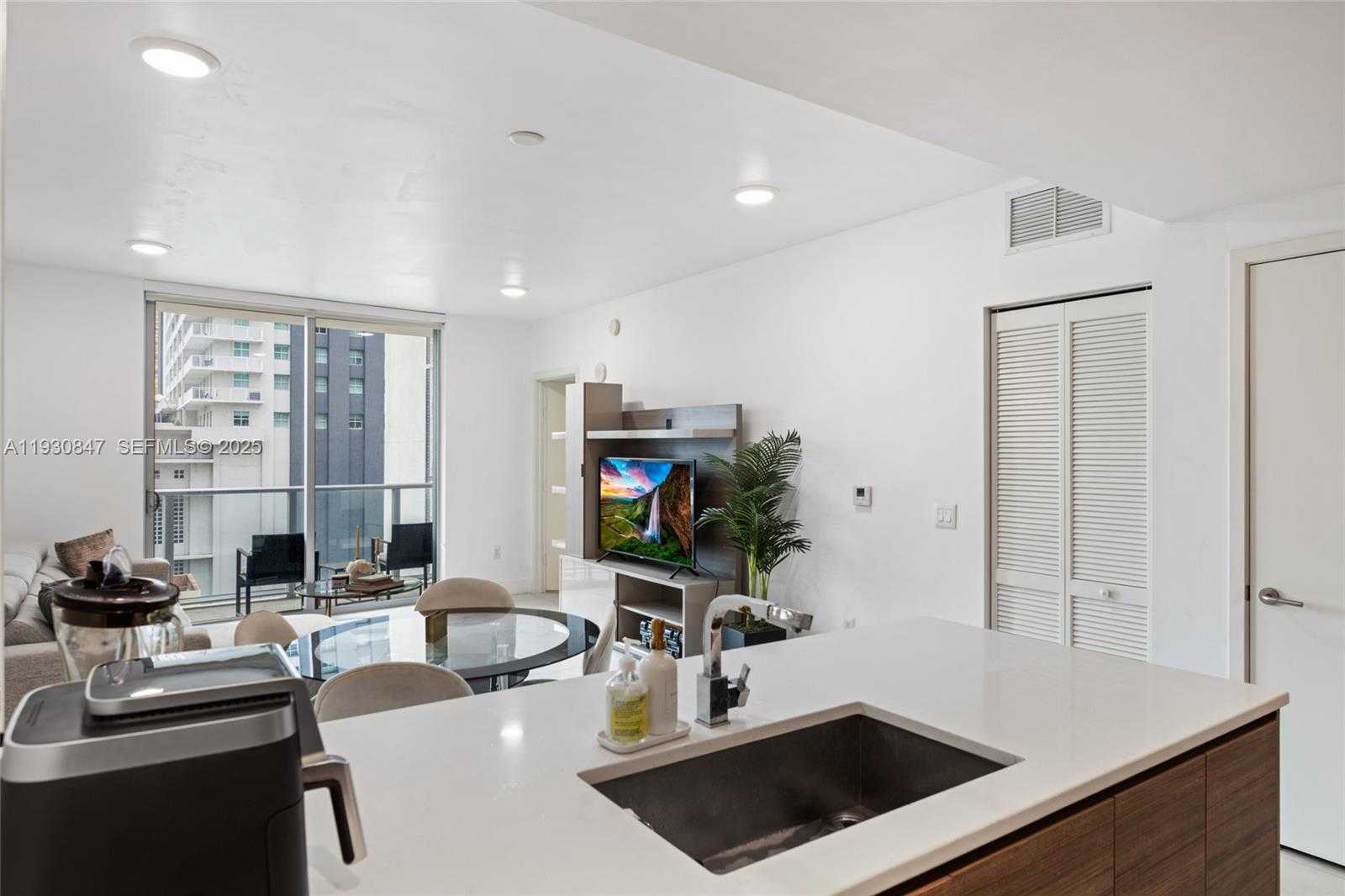 Small Image of 1100 SOUTH MIAMI AVE #702, Miami Number 6
