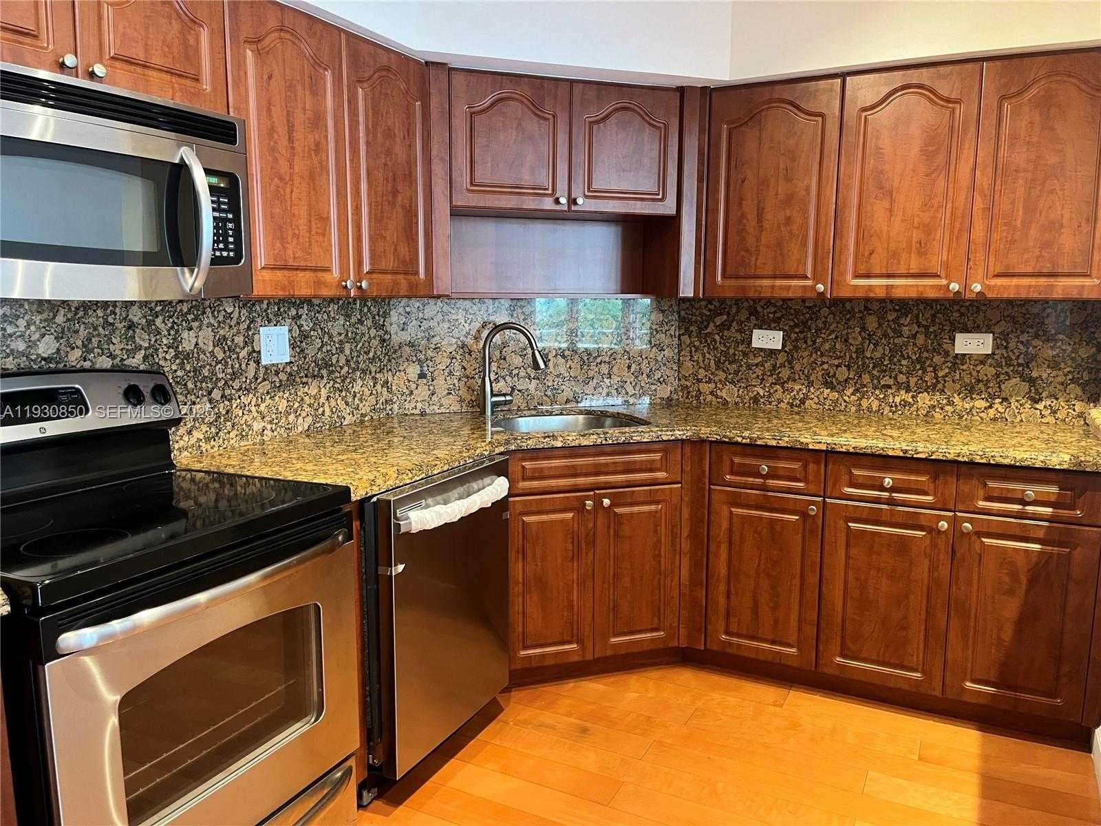 Small Image of 1408 BRICKELL BAY DR #302, Miami Number 13