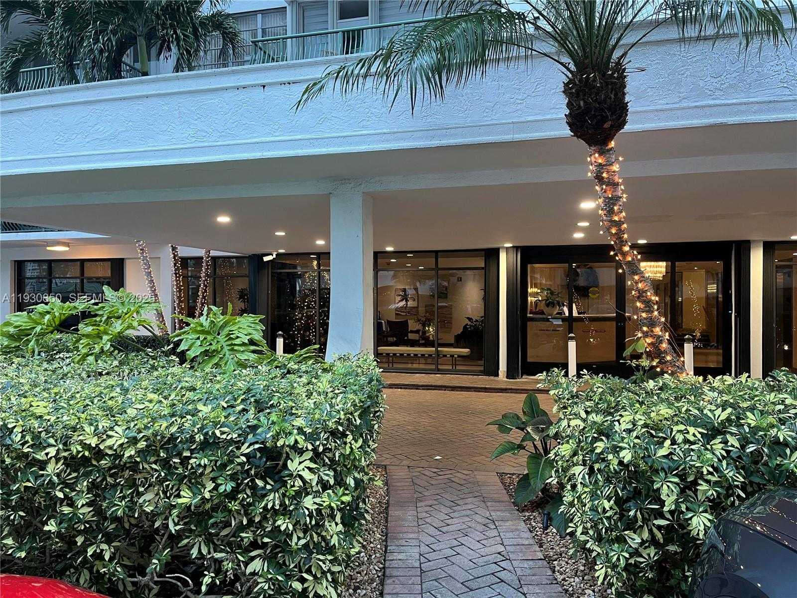 Small Image of 1408 BRICKELL BAY DR #302, Miami Number 6