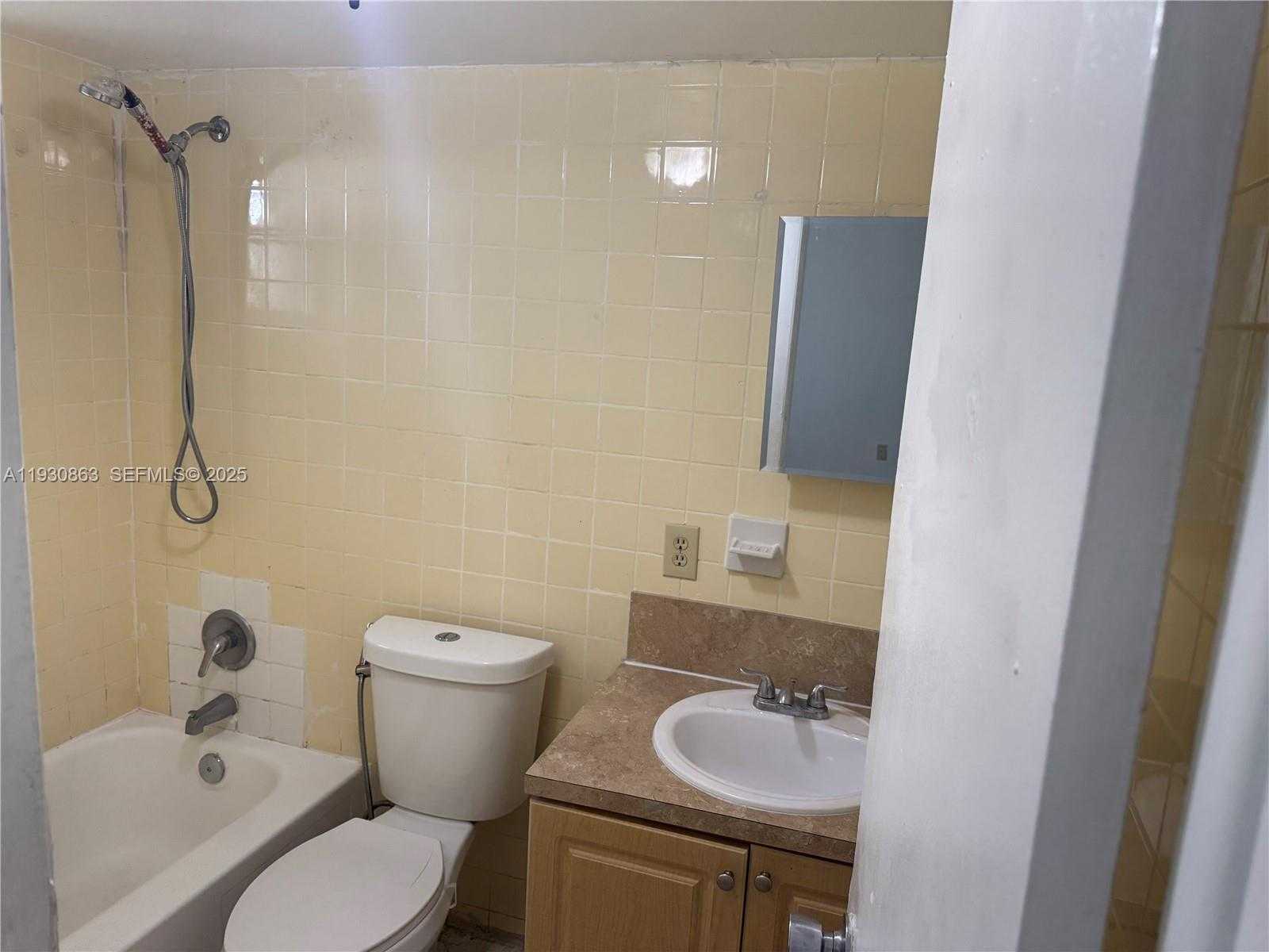Small Image of 1280 WEST 54TH ST #310B, Hialeah Number 8