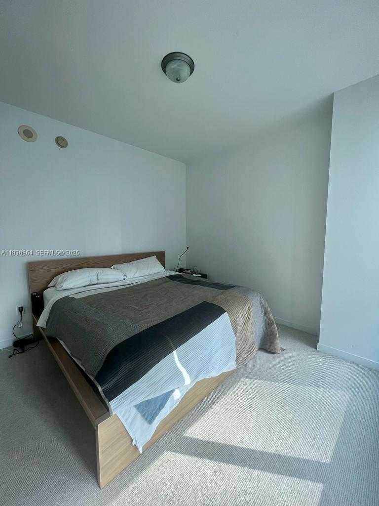 Small Image of 300 SOUTH BISCAYNE BLVD #T-3201, Miami Number 13