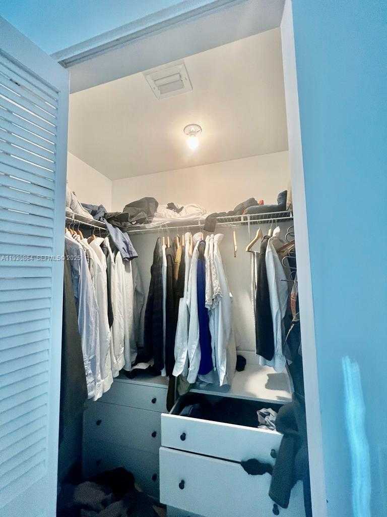 Small Image of 300 SOUTH BISCAYNE BLVD #T-3201, Miami Number 14