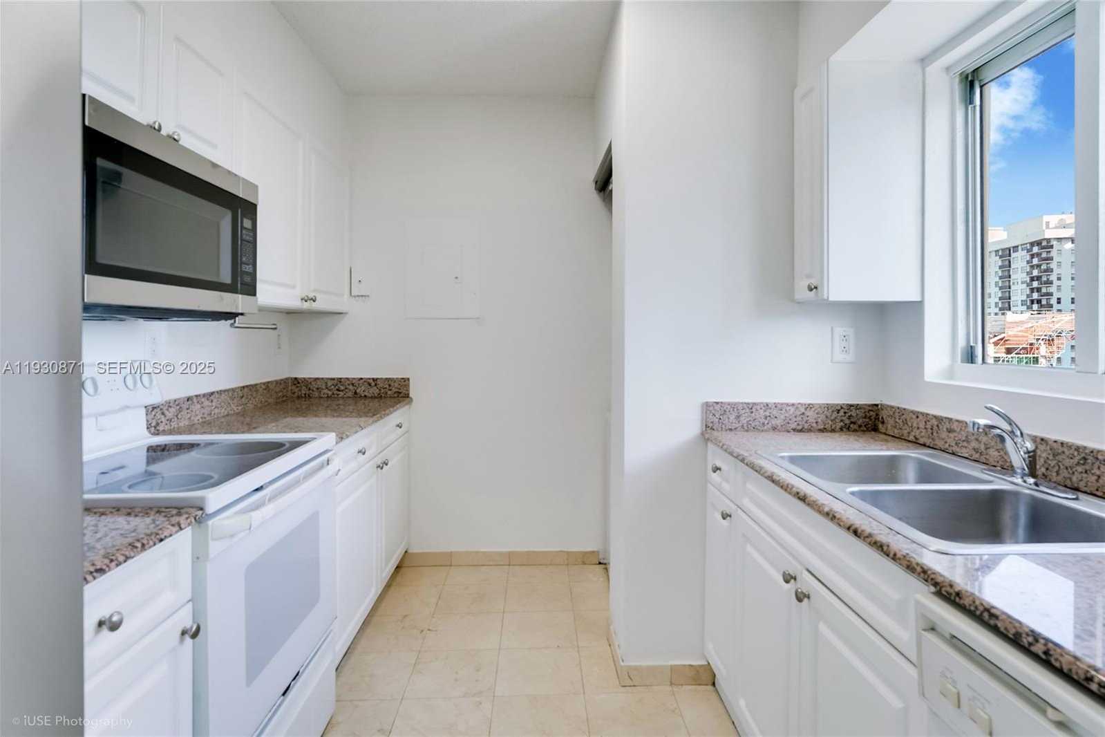 Small Image of 5900 COLLINS AVE #904, Miami Beach Number 13