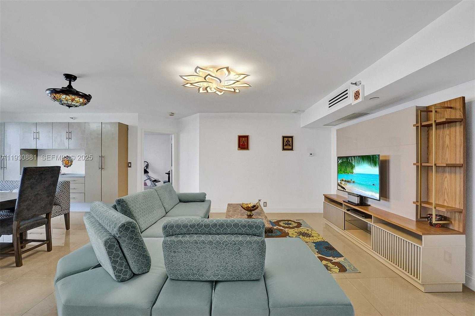 Imagen de Pequeño Objeto