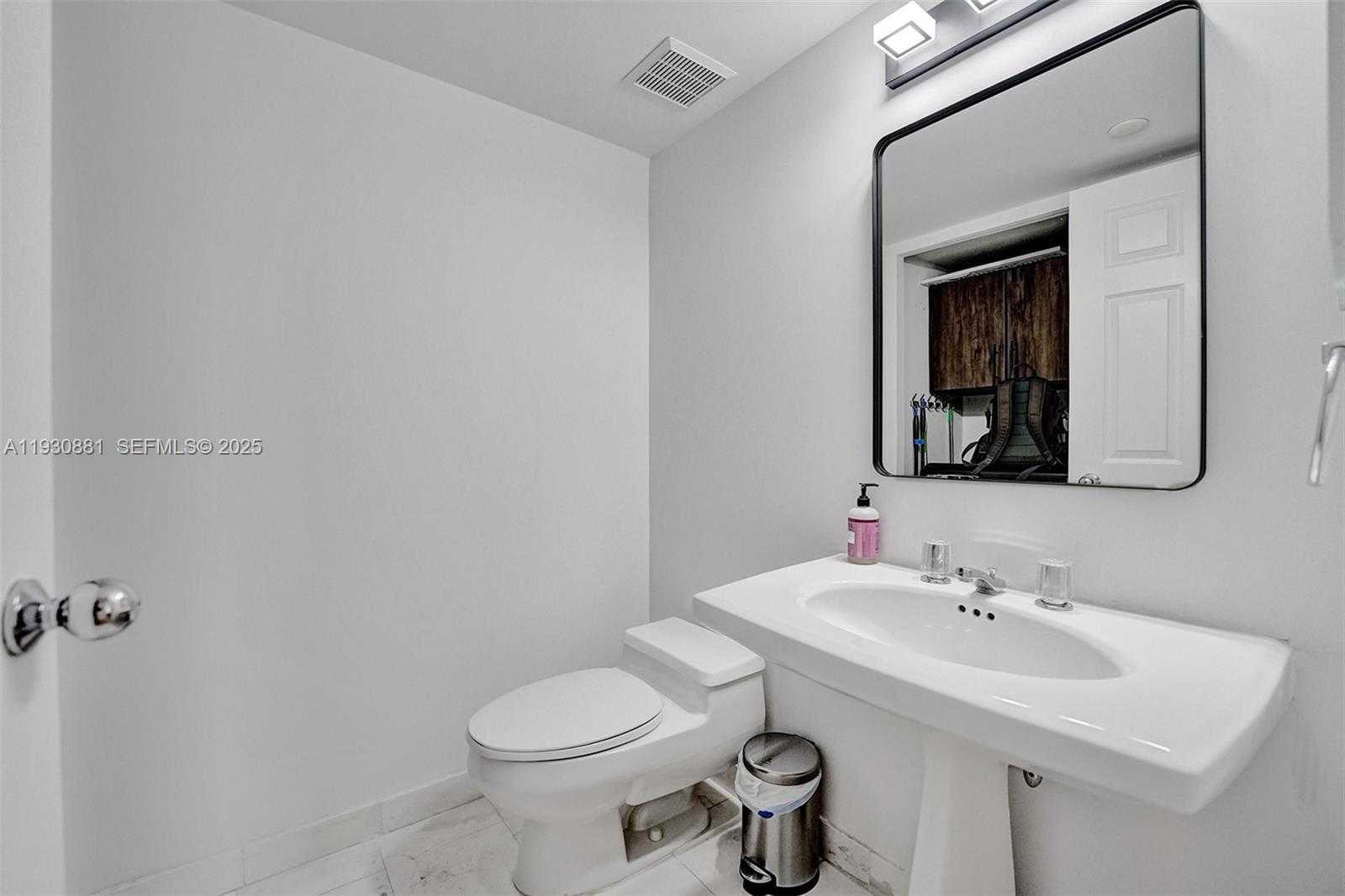 Imagen de Pequeño Objeto