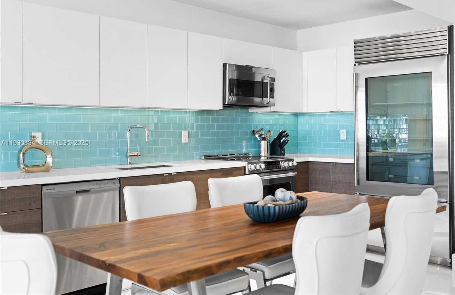 Small Image of 100 LINCOLN RD #1523, Miami Beach Number 3