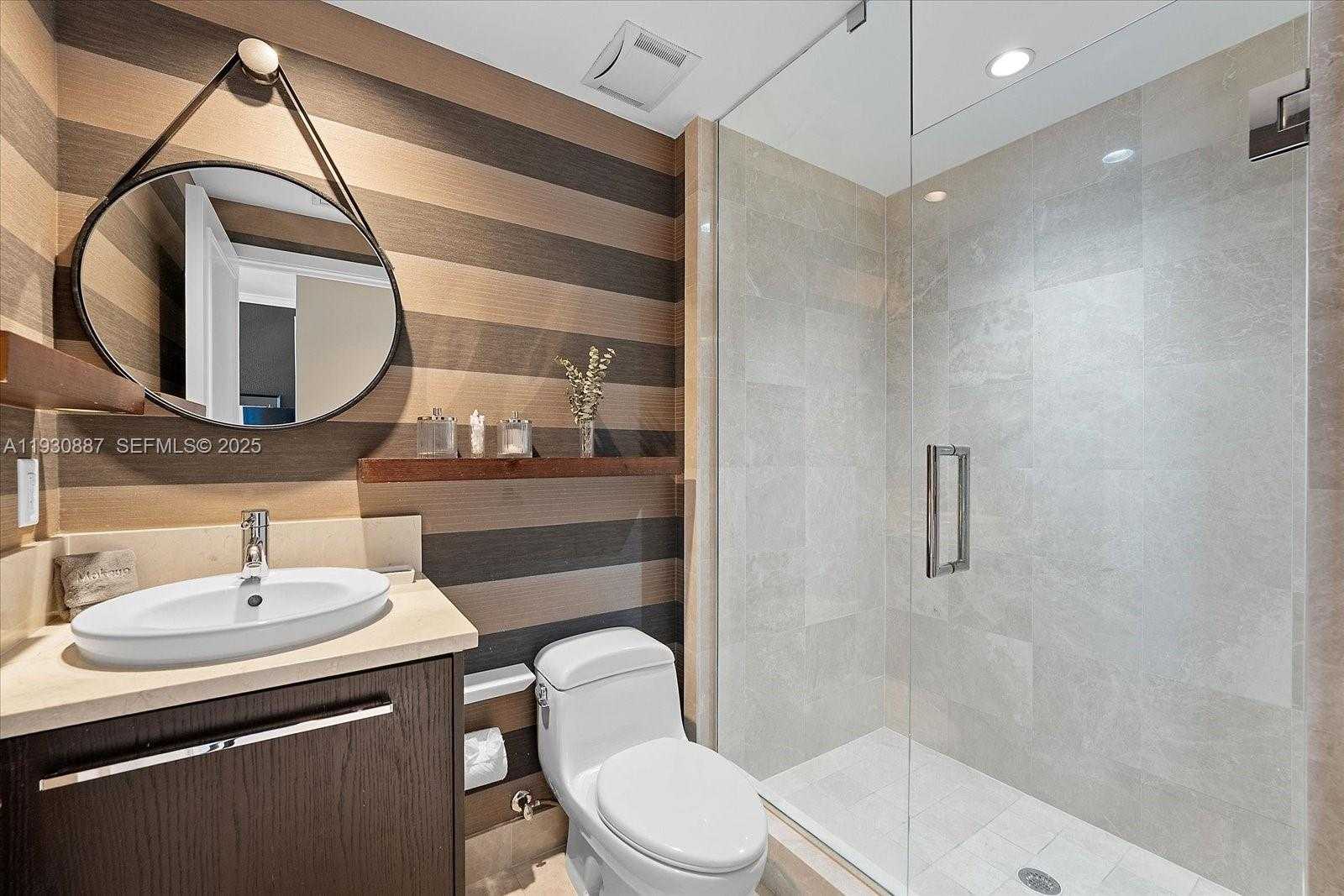 Small Image of 17121 COLLINS AVE #1005, Sunny Isles Beach Number 26