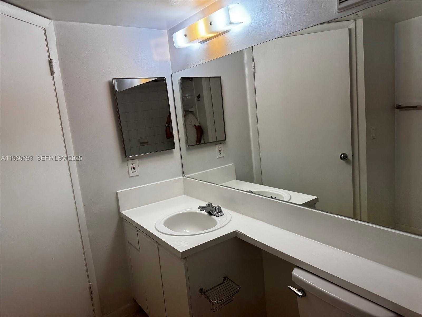 Small Image of 17500 NORTH WEST 67TH PL #P-4, Hialeah Number 7