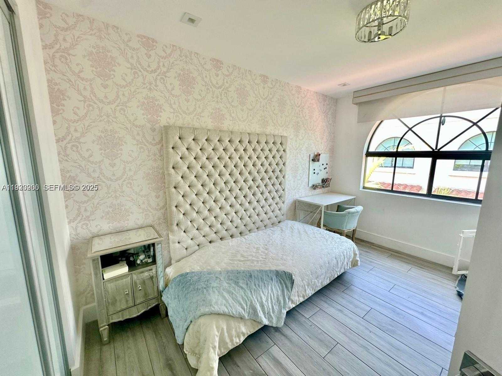 Small Image of 1150 98TH ST #10, Bay Harbor Islands Number 14