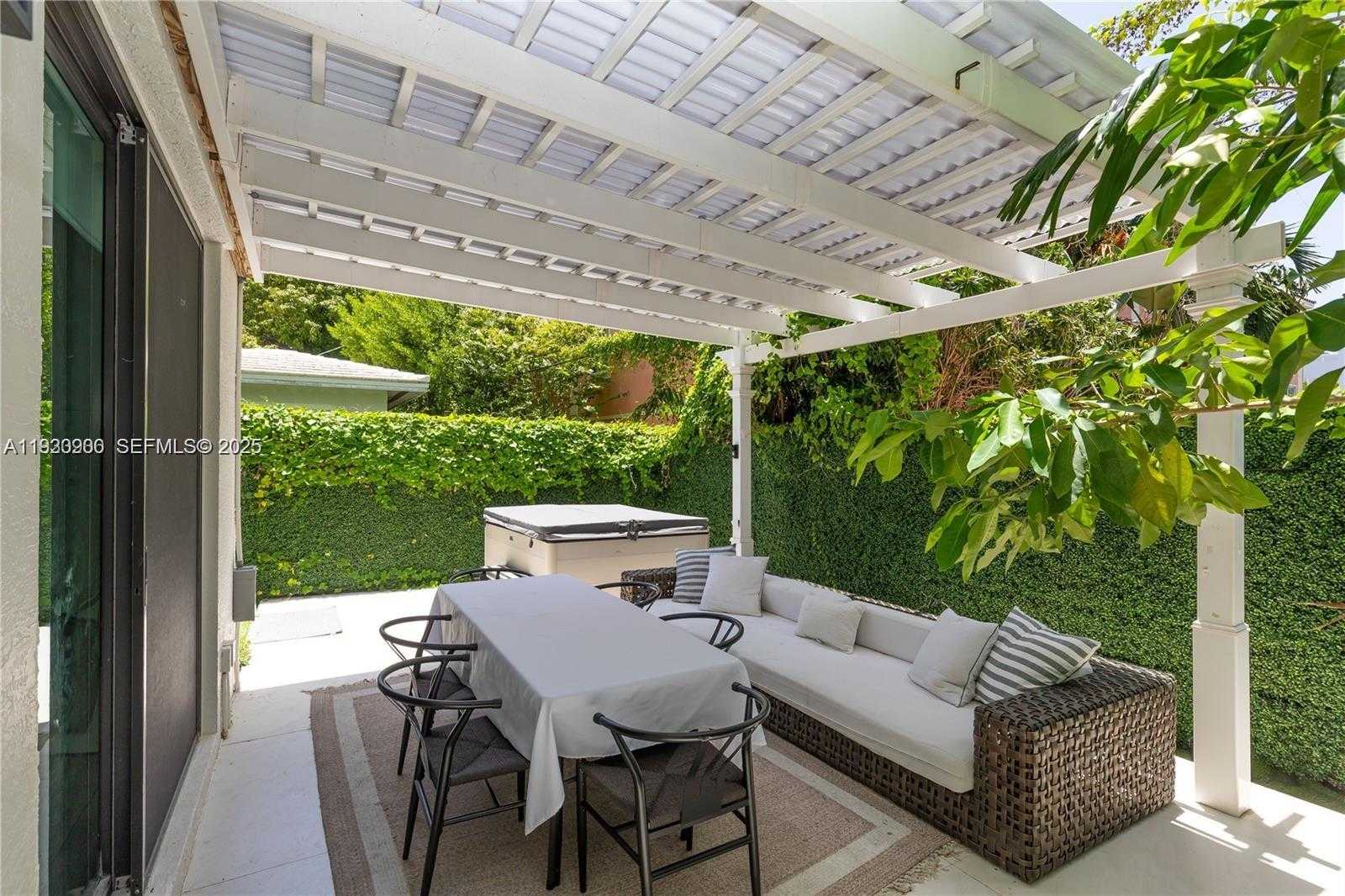 Small Image of 1150 98TH ST #10, Bay Harbor Islands Number 24