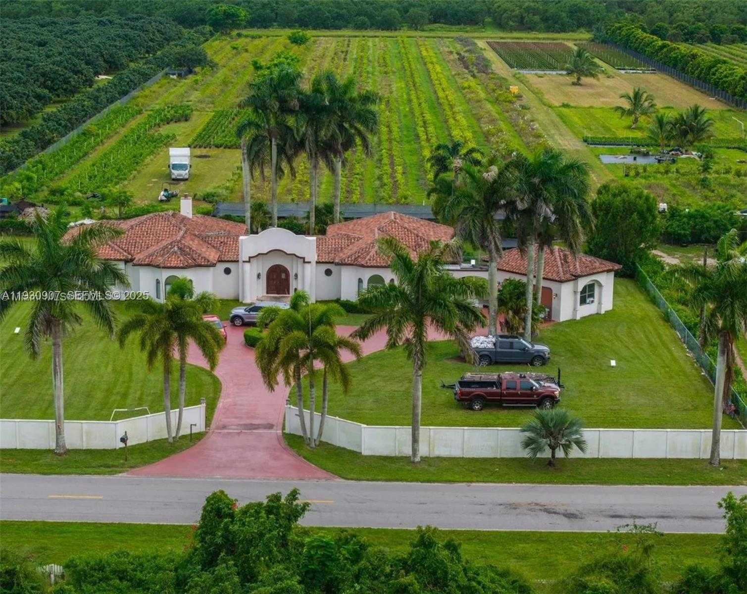 Small Image of 20970 SOUTH WEST 264TH ST, Homestead Number 2