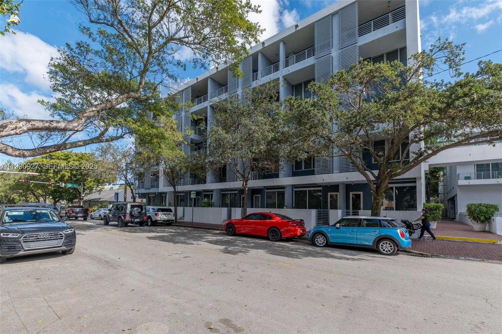 Small Image of 3339 VIRGINIA ST #124, Miami Number 24
