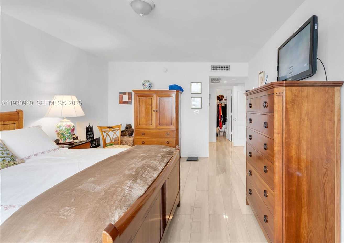 Small Image of 5600 COLLINS AVE #17W, Miami Beach Number 16