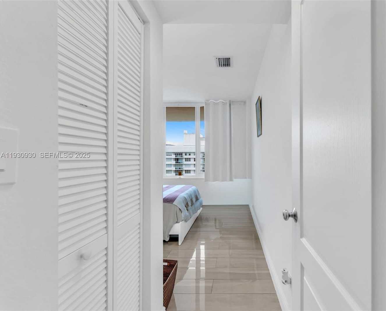 Small Image of 5600 COLLINS AVE #17W, Miami Beach Number 20