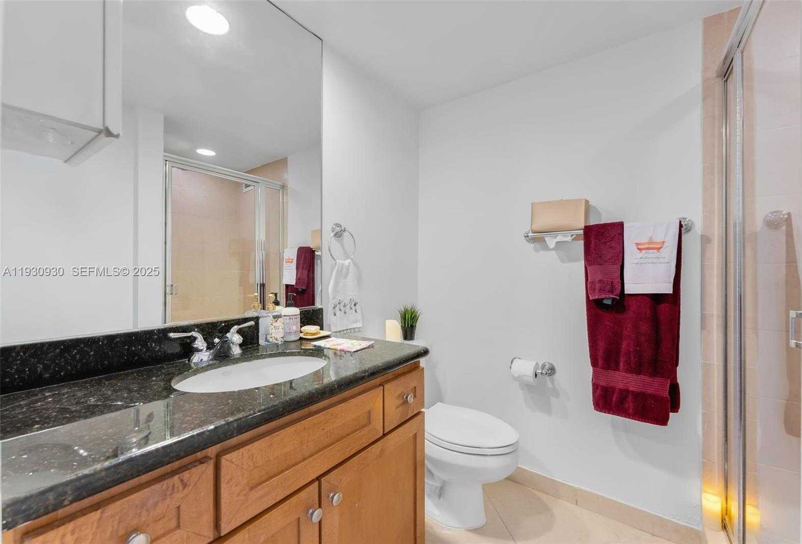 Small Image of 5600 COLLINS AVE #17W, Miami Beach Number 23