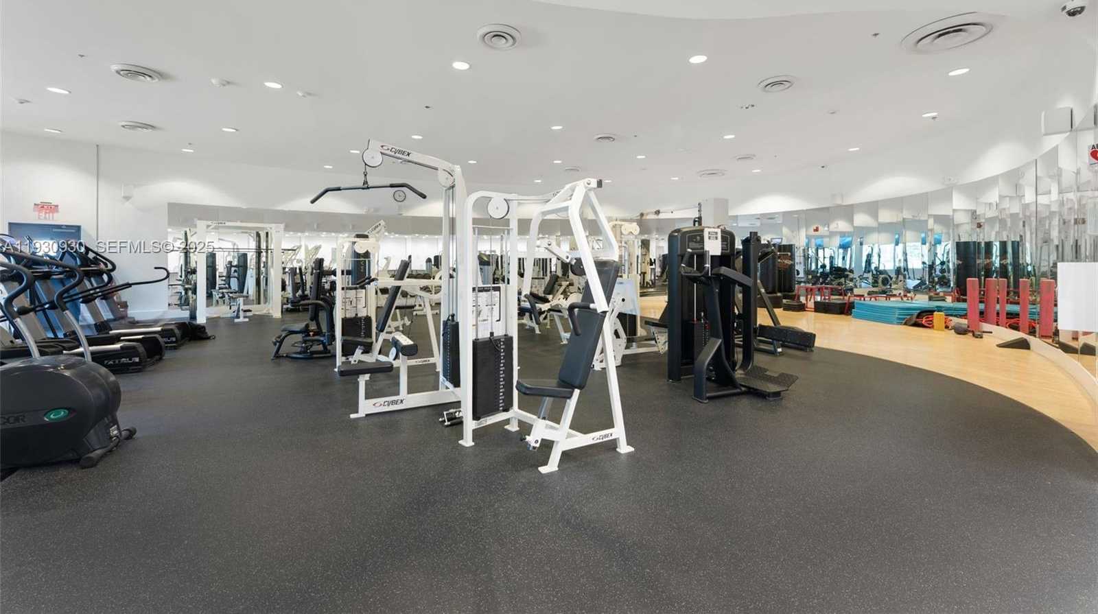 Small Image of 5600 COLLINS AVE #17W, Miami Beach Number 35