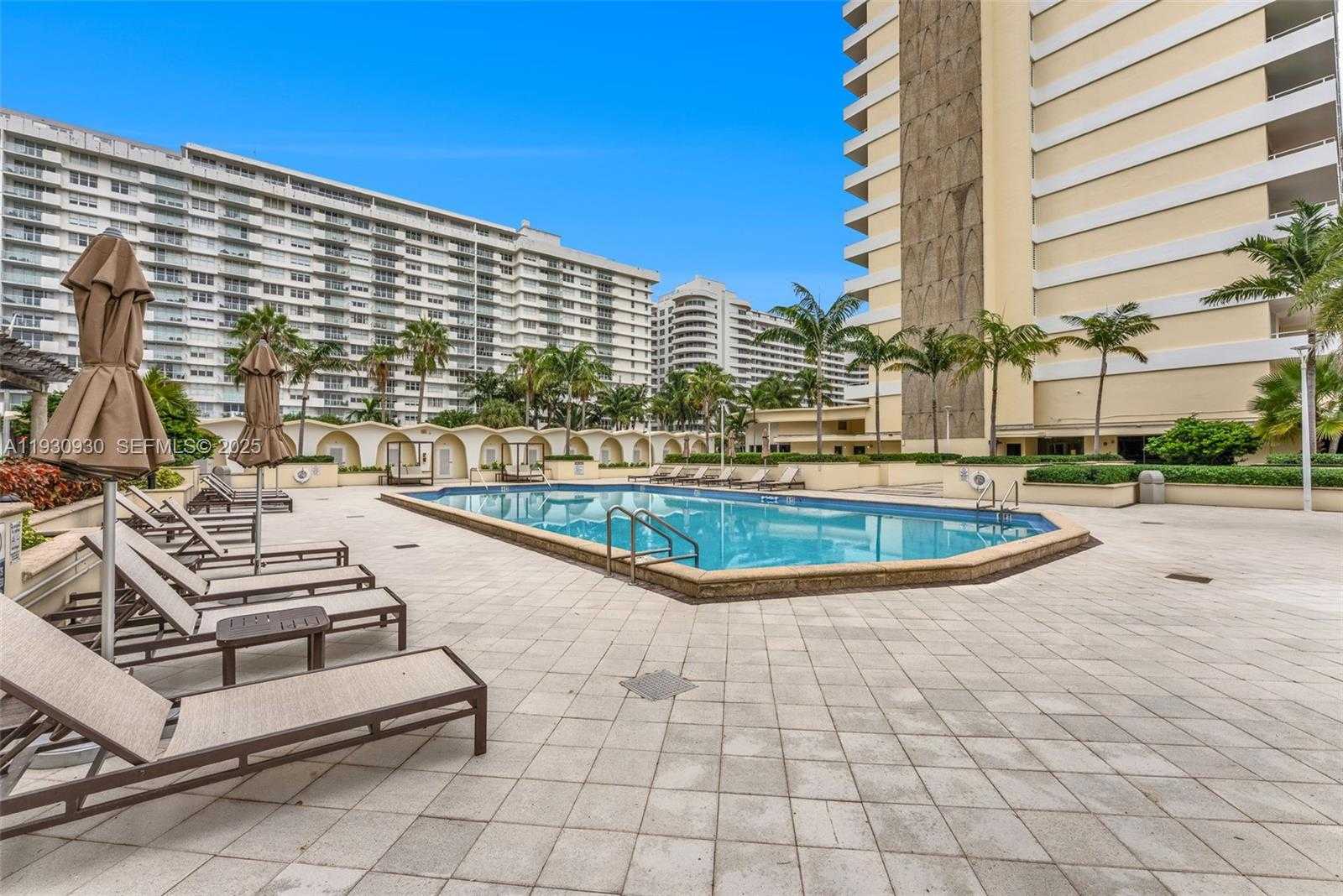 Small Image of 5600 COLLINS AVE #17W, Miami Beach Number 37