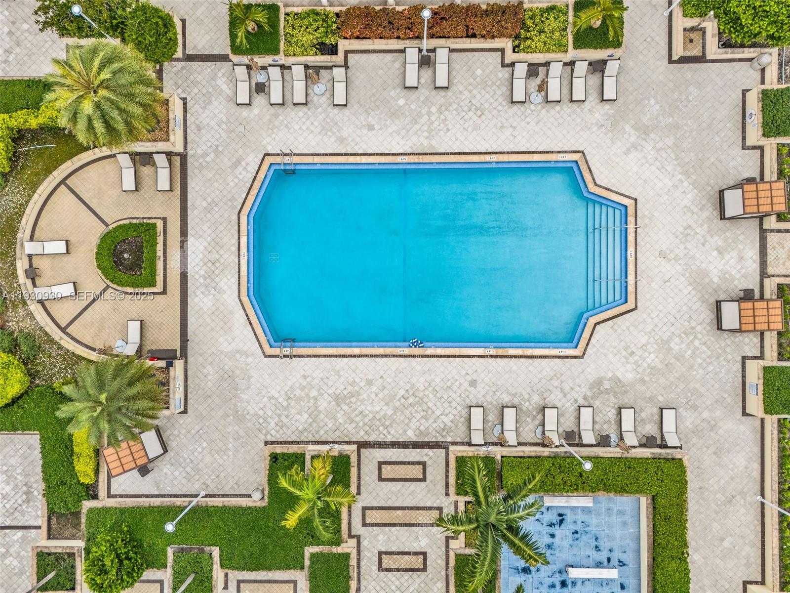 Small Image of 5600 COLLINS AVE #17W, Miami Beach Number 40