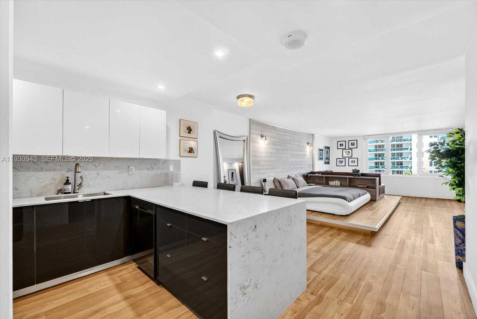 Small Image of 2301 COLLINS AVE #714, Miami Beach Number 10