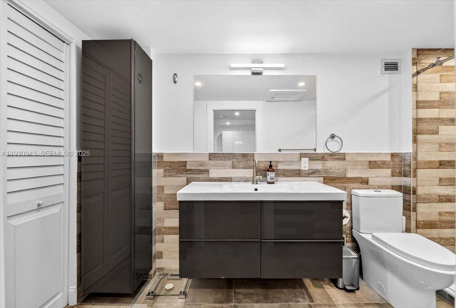 Small Image of 2301 COLLINS AVE #714, Miami Beach Number 13