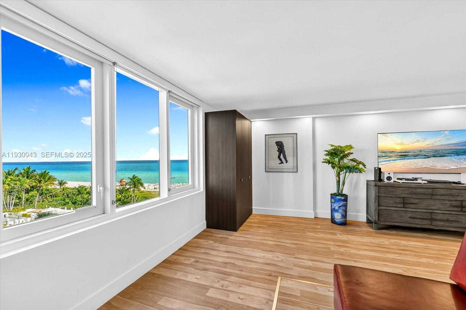 Small Image of 2301 COLLINS AVE #714, Miami Beach Number 3