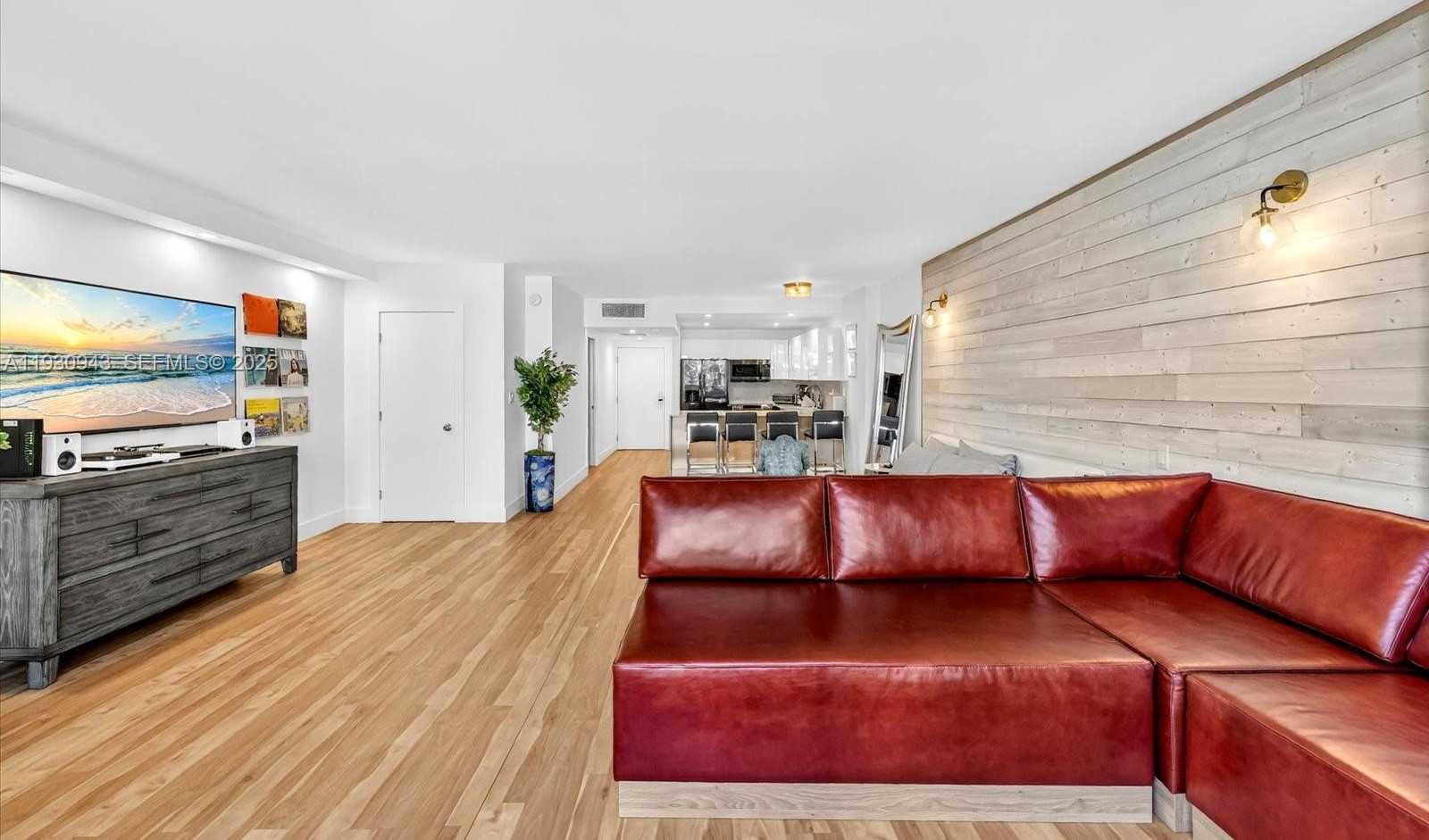 Small Image of 2301 COLLINS AVE #714, Miami Beach Number 7