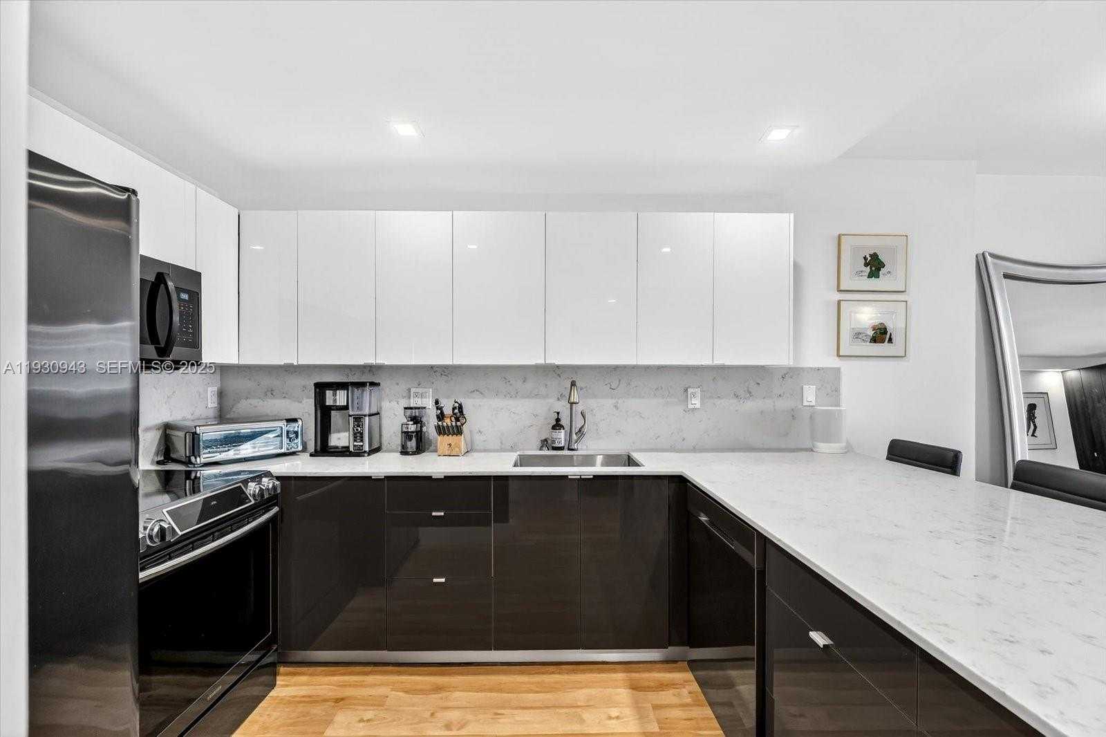 Small Image of 2301 COLLINS AVE #714, Miami Beach Number 8