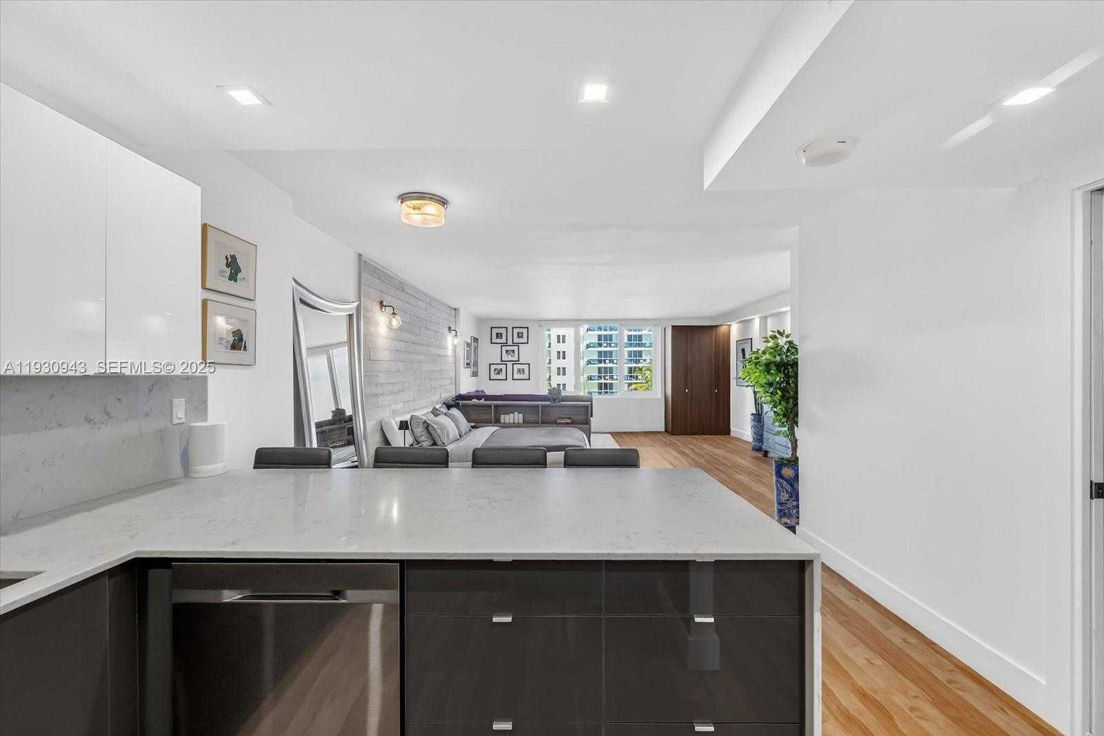 Small Image of 2301 COLLINS AVE #714, Miami Beach Number 9