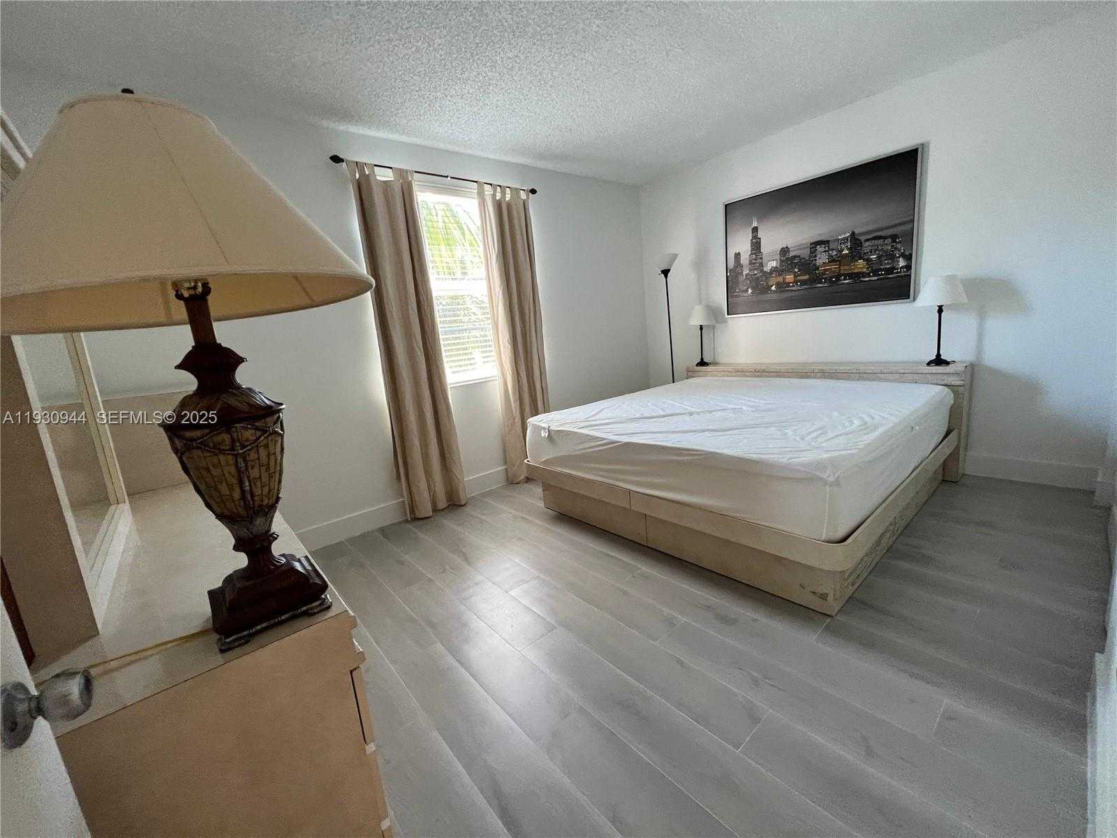 Imagen de Pequeño Objeto