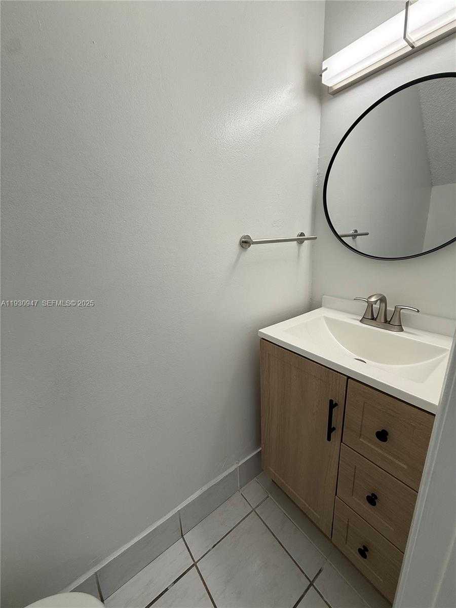 Small Image of 2760 WEST 76TH ST #203, Hialeah Number 4
