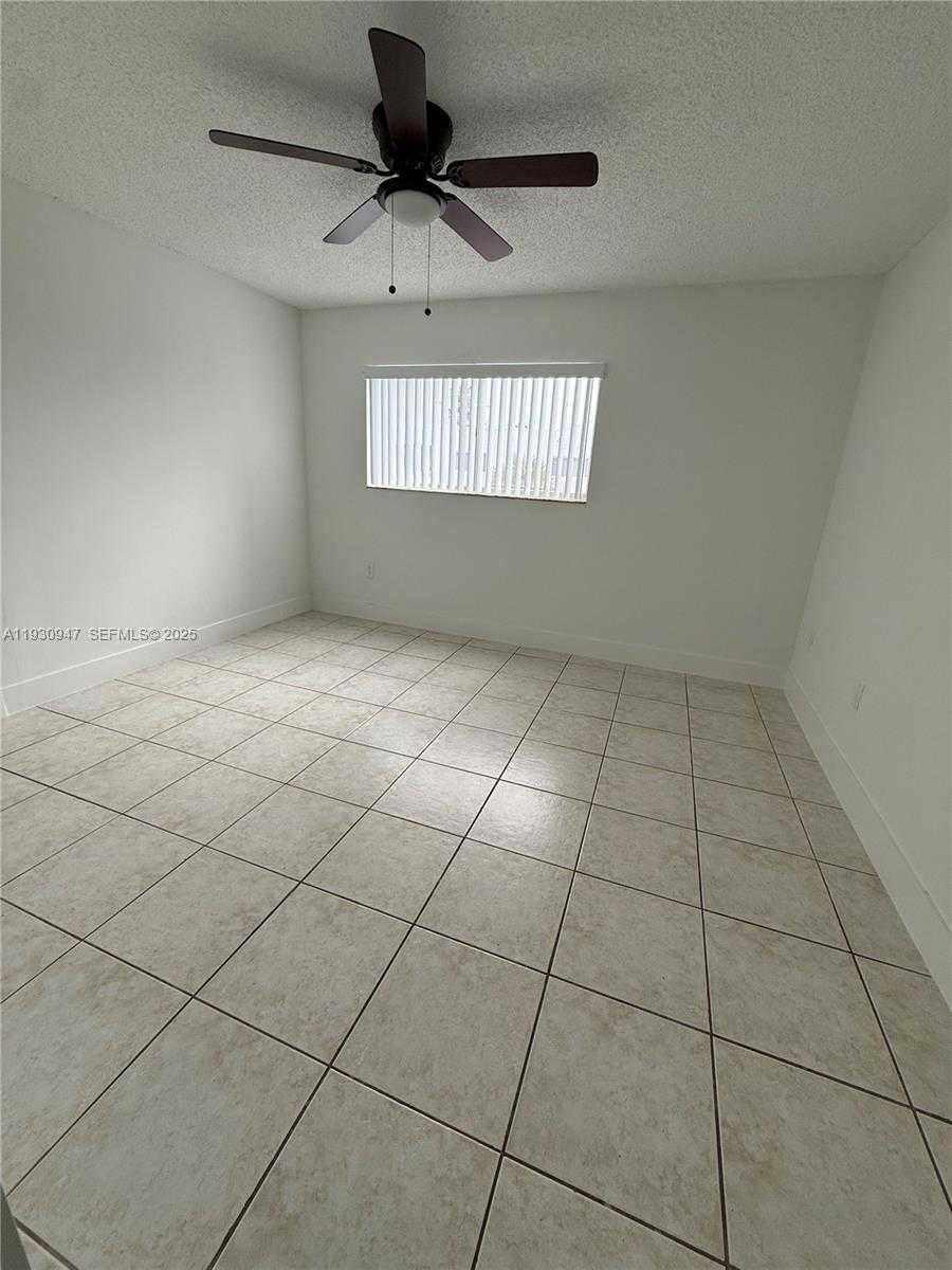 Small Image of 2760 WEST 76TH ST #203, Hialeah Number 6