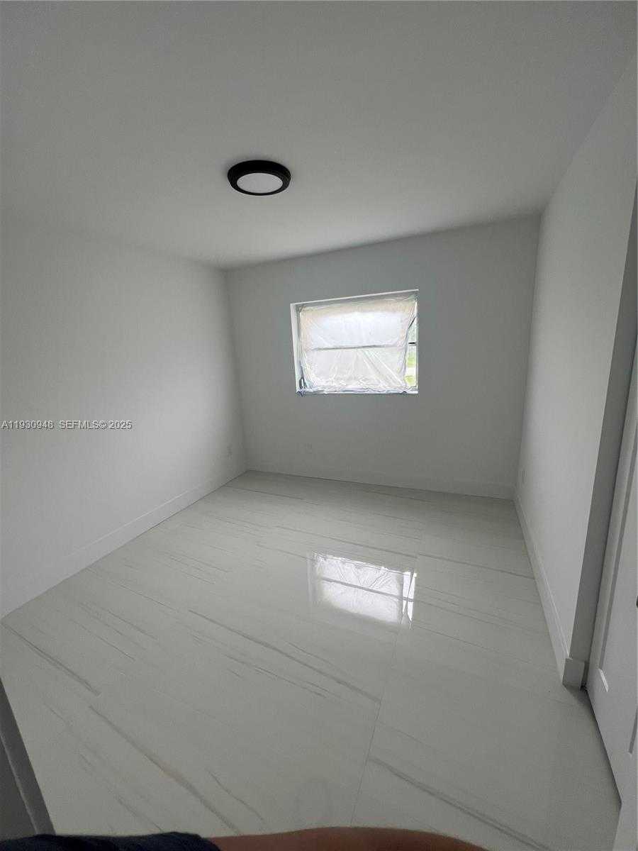 Small Image of 14830 HARDING LN, Homestead Number 10