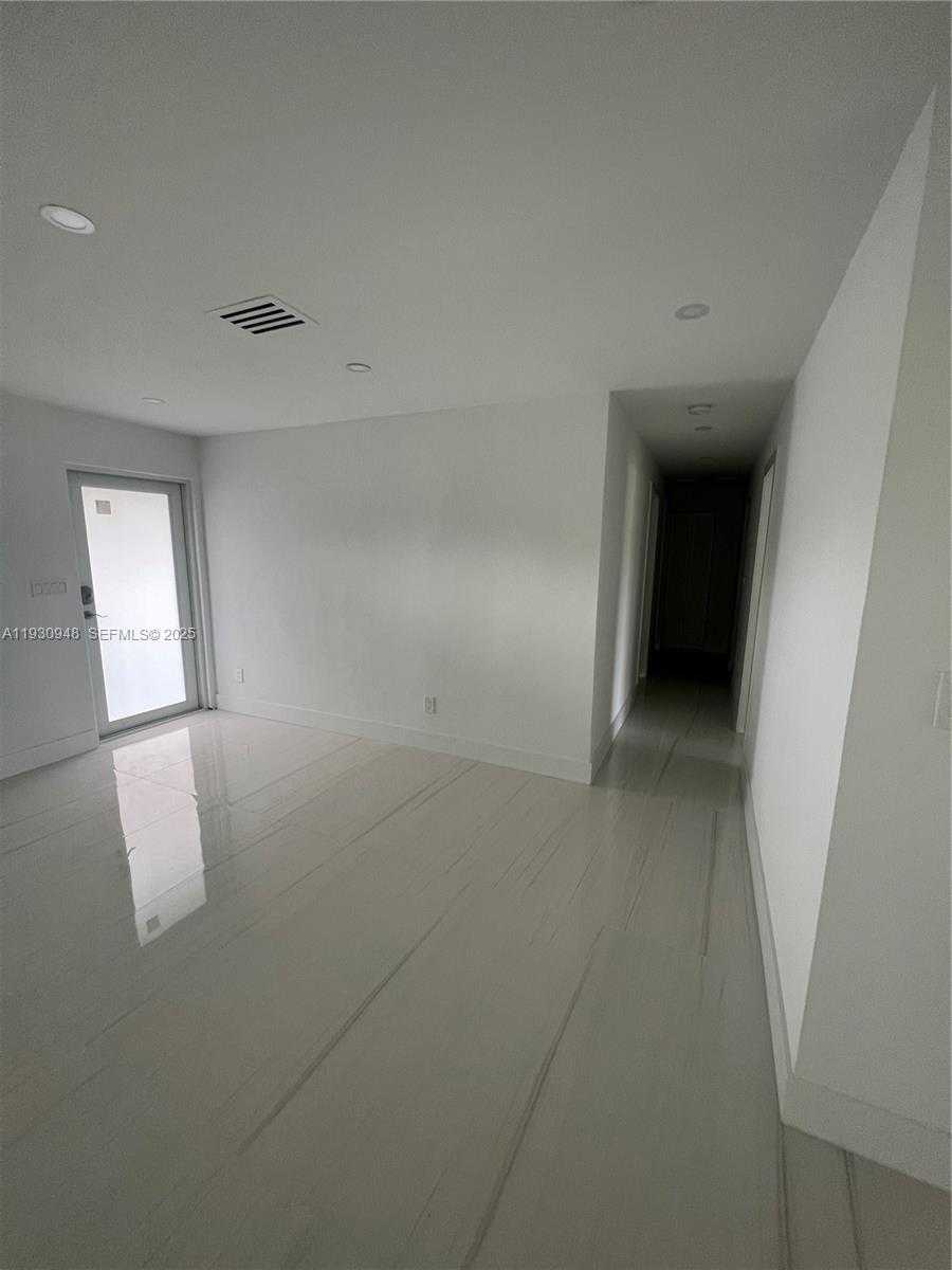 Small Image of 14830 HARDING LN, Homestead Number 8