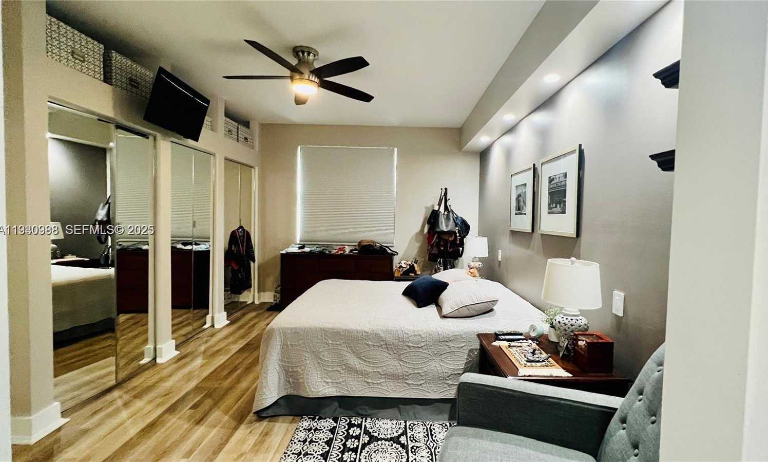 Small Image of 7900 HARBOR ISLAND DR #622, North Bay Village Number 13