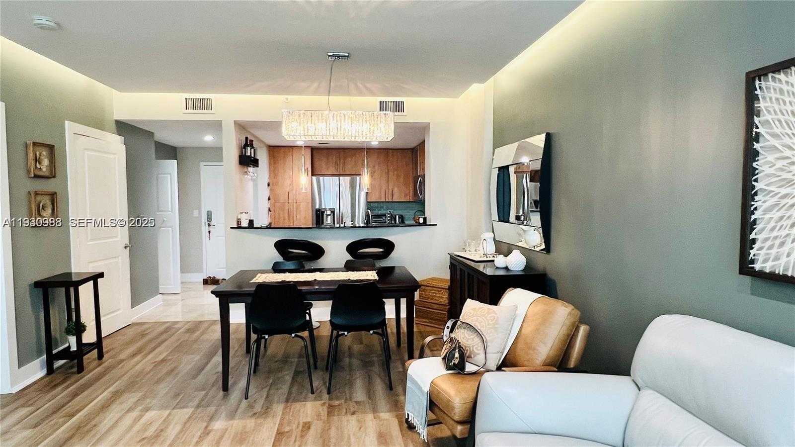 Small Image of 7900 HARBOR ISLAND DR #622, North Bay Village Number 4