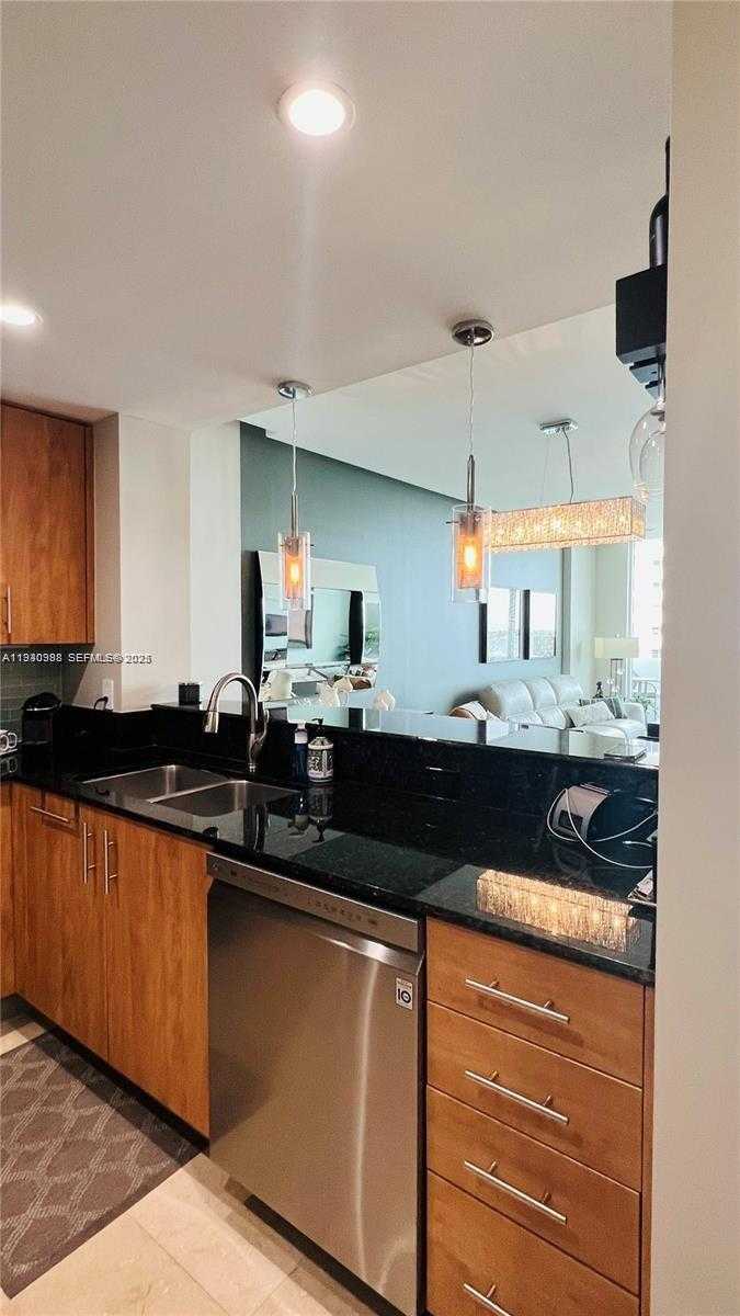 Small Image of 7900 HARBOR ISLAND DR #622, North Bay Village Number 6